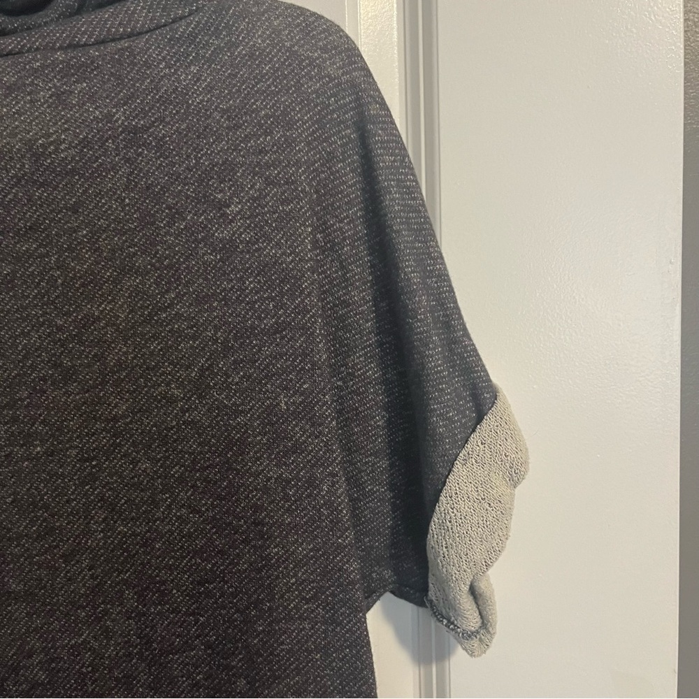 Derek Heart, Gray Short Sleeve sweat shirt with Pink Drawstrings and cowl neck. - Picture 5 of 9